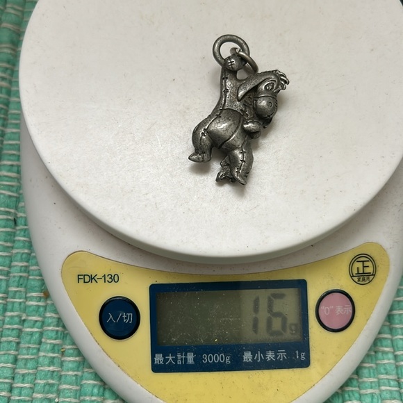🖤Vtg Disney Eeyore pewter pendant - Picture 9 of 9